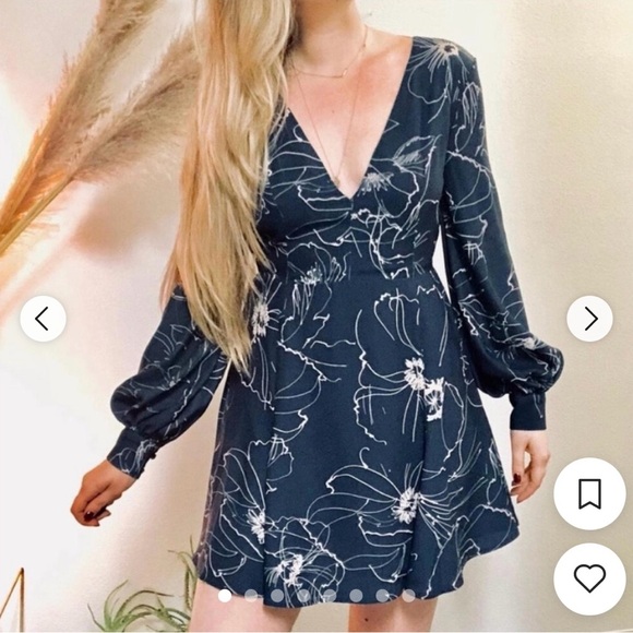 Keepsake The Label  V-Neck Mini Dress size small - Picture 13 of 13